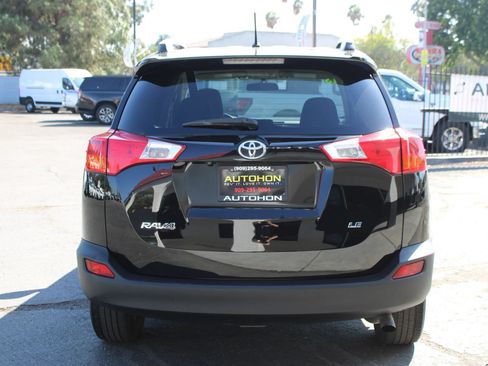 Used 2013 Toyota RAV4 LE FWD image 8