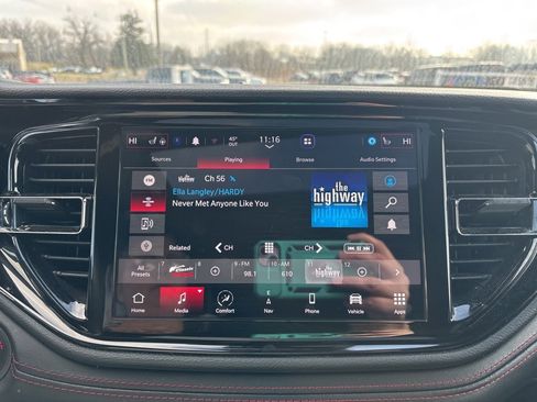 Used 2023 Dodge Durango GT image 9