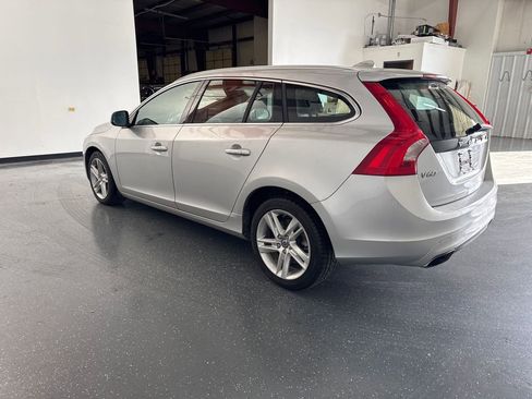 Used 2015 Volvo V60 T5 Premier image 6