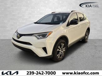 Used 2018 Toyota RAV4 LE video 1