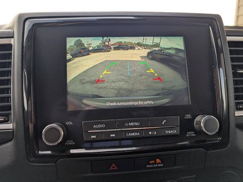 Used 2022 Nissan Frontier SV AWD/4WD image 17