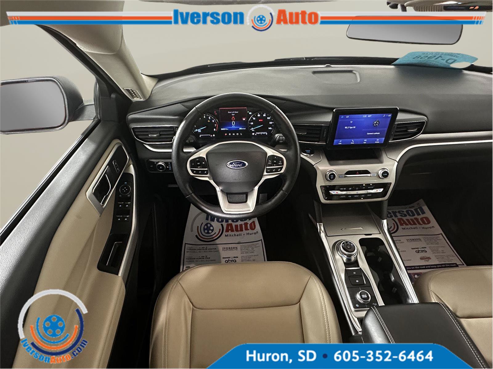 Used 2022 Ford Explorer XLT w/ Equipment Group 202A AWD/4WD image 24