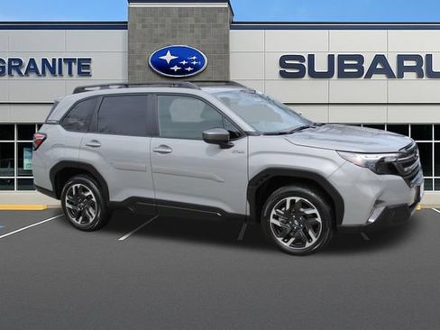 Used 2025 Subaru Forester Premium AWD/4WD image 13