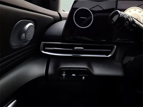 Used 2023 Hyundai Elantra Limited w/ Cargo Package image 16