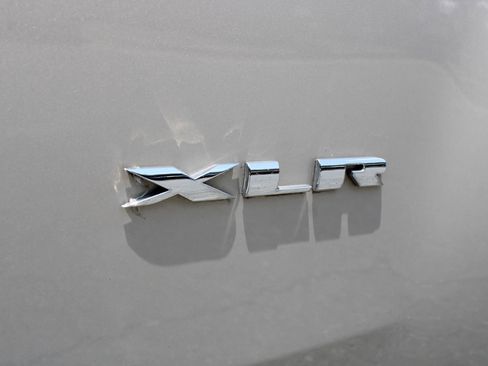 Used 2006 Cadillac XLR image 29