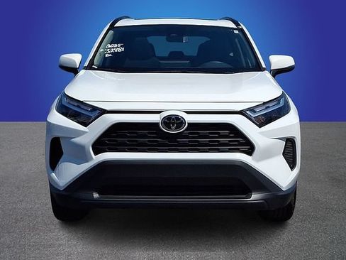 Used 2025 Toyota RAV4 XLE w/ Convenience Package FWD image 2