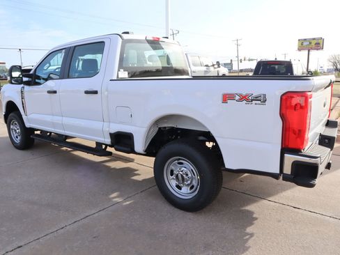 New 2026 Ford F250 XL w/ FX4 Off-Road Package image 23