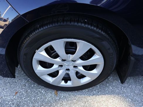 Used 2025 Toyota Corolla LE FWD image 4