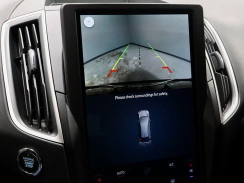 Certified 2021 Ford Edge SE image 2