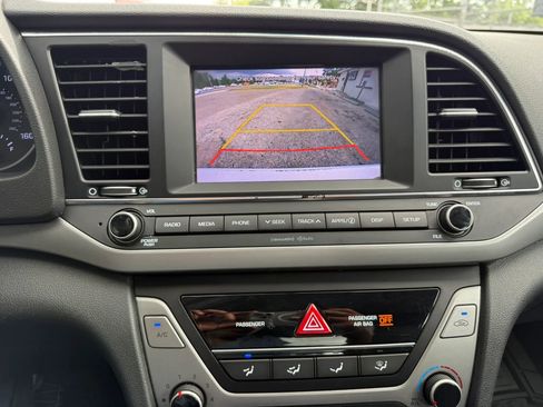 Used 2018 Hyundai Elantra SEL image 19