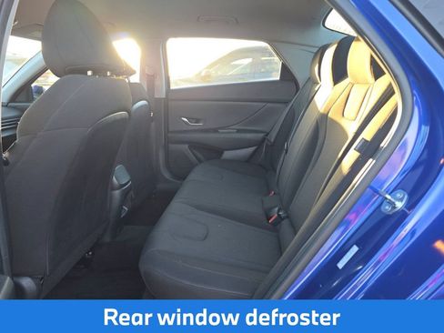 Used 2025 Hyundai Elantra SE FWD image 9