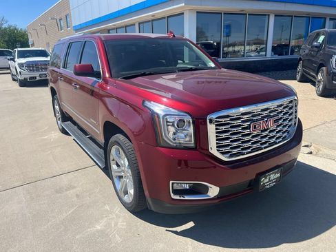 Used 2020 GMC Yukon XL Denali w/ Denali Ultimate Package AWD/4WD image 2