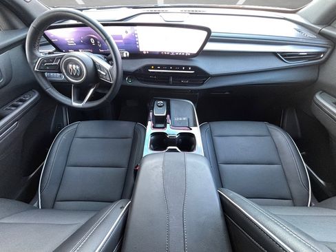 Used 2025 Buick Enclave Preferred w/ Power Package image 24