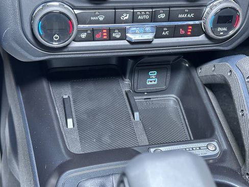 New 2025 Ford Bronco Badlands image 28