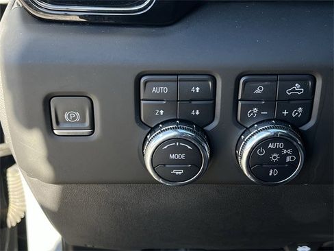 Used 2024 GMC Sierra 1500 AT4 w/ Technology Package image 25