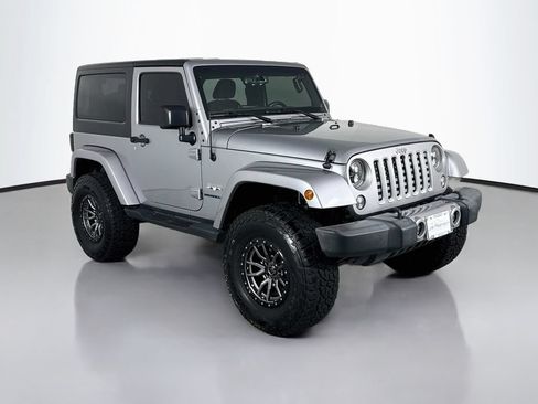 Used 2016 Jeep Wrangler Sahara AWD/4WD image 7