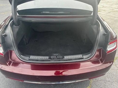 Used 2017 Lincoln Continental Select image 8