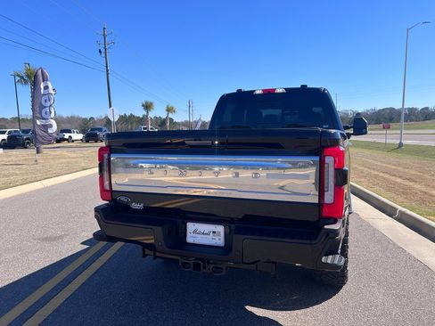 Used 2023 Ford F250 Limited image 9