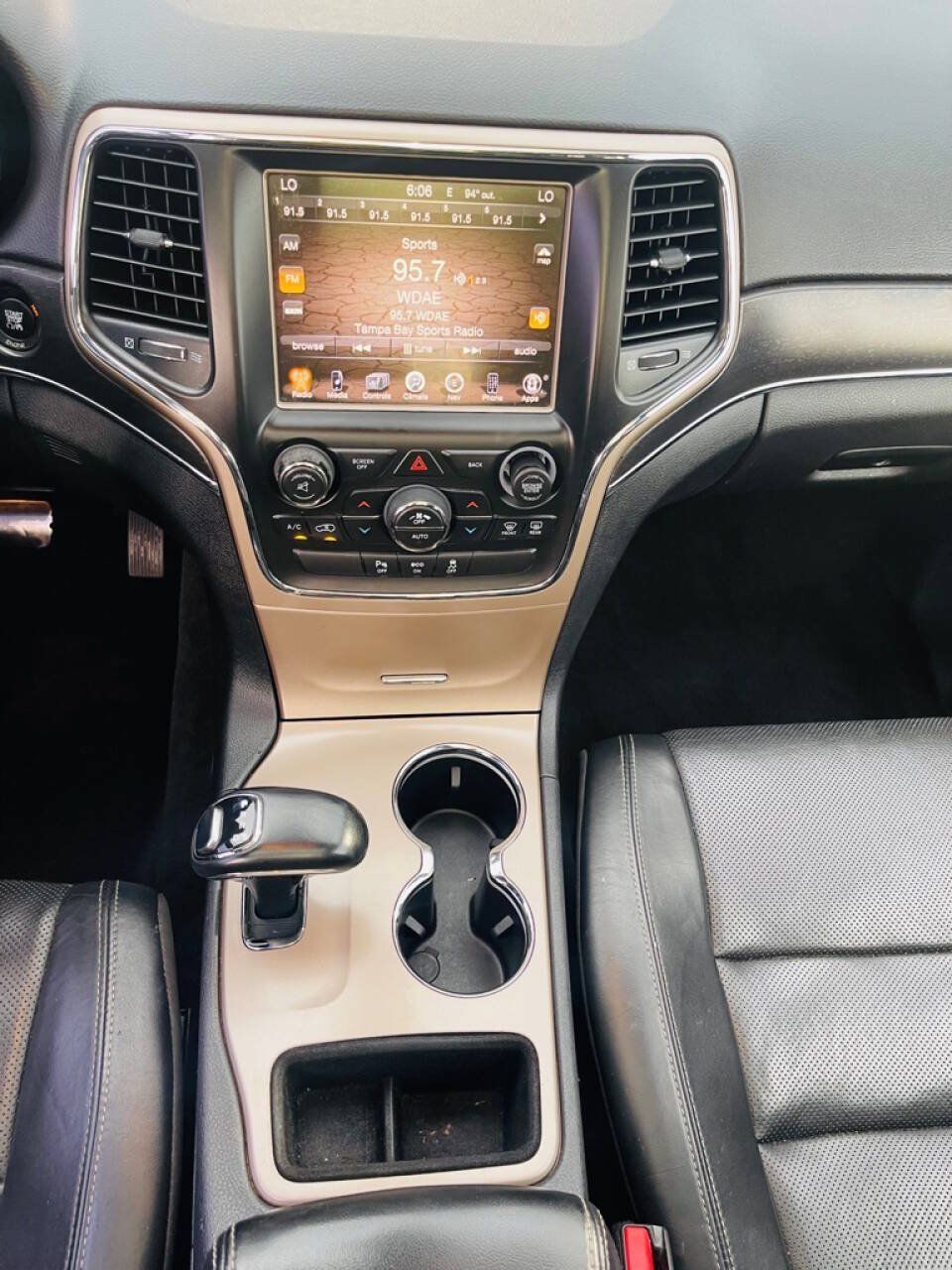 Used 2015 Jeep Grand Cherokee Limited w/ Luxury Group II RWD image 21