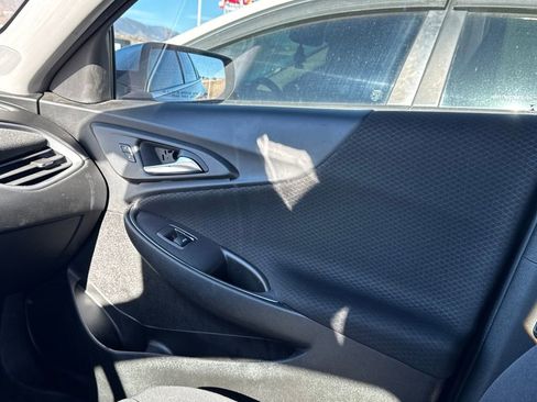 Used 2022 Chevrolet Malibu LT image 35