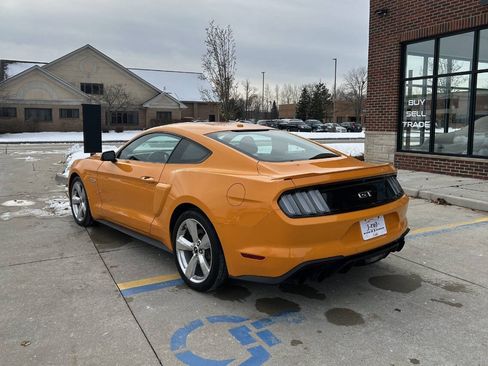 Used 2019 Ford Mustang GT Premium image 9