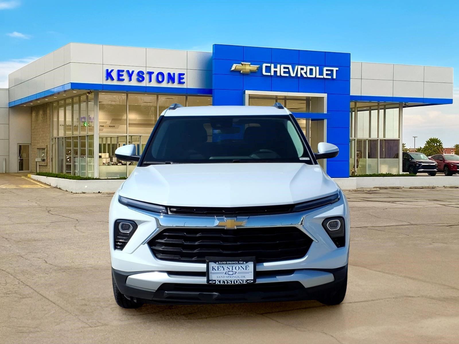 Used 2025 Chevrolet TrailBlazer LT AWD/4WD image 2
