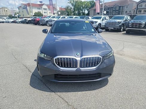 Used 2025 BMW 530i RWD image 2