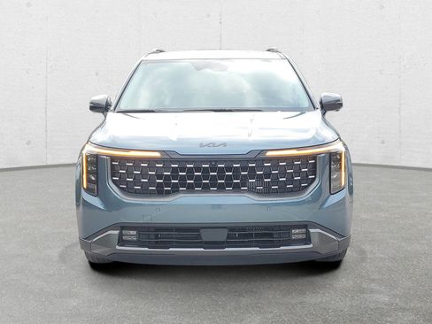 Used 2025 Kia Carnival SX w/ SX Dark Edition Package image 2