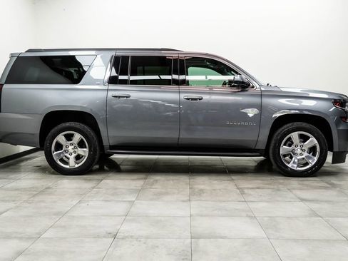 Used 2019 Chevrolet Suburban LT RWD image 13
