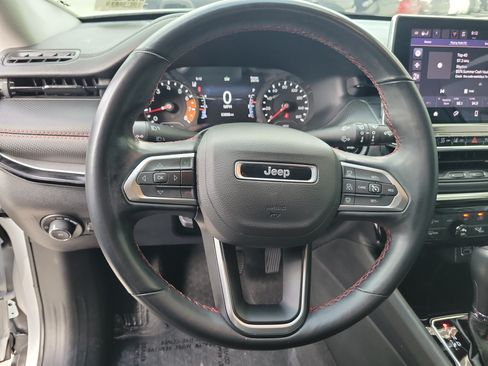 Used 2022 Jeep Compass Trailhawk w/ Trailhawk Convenience Group AWD/4WD image 28