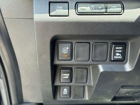 Used 2023 Nissan Frontier SV w/ SV Convenience Package RWD image 30