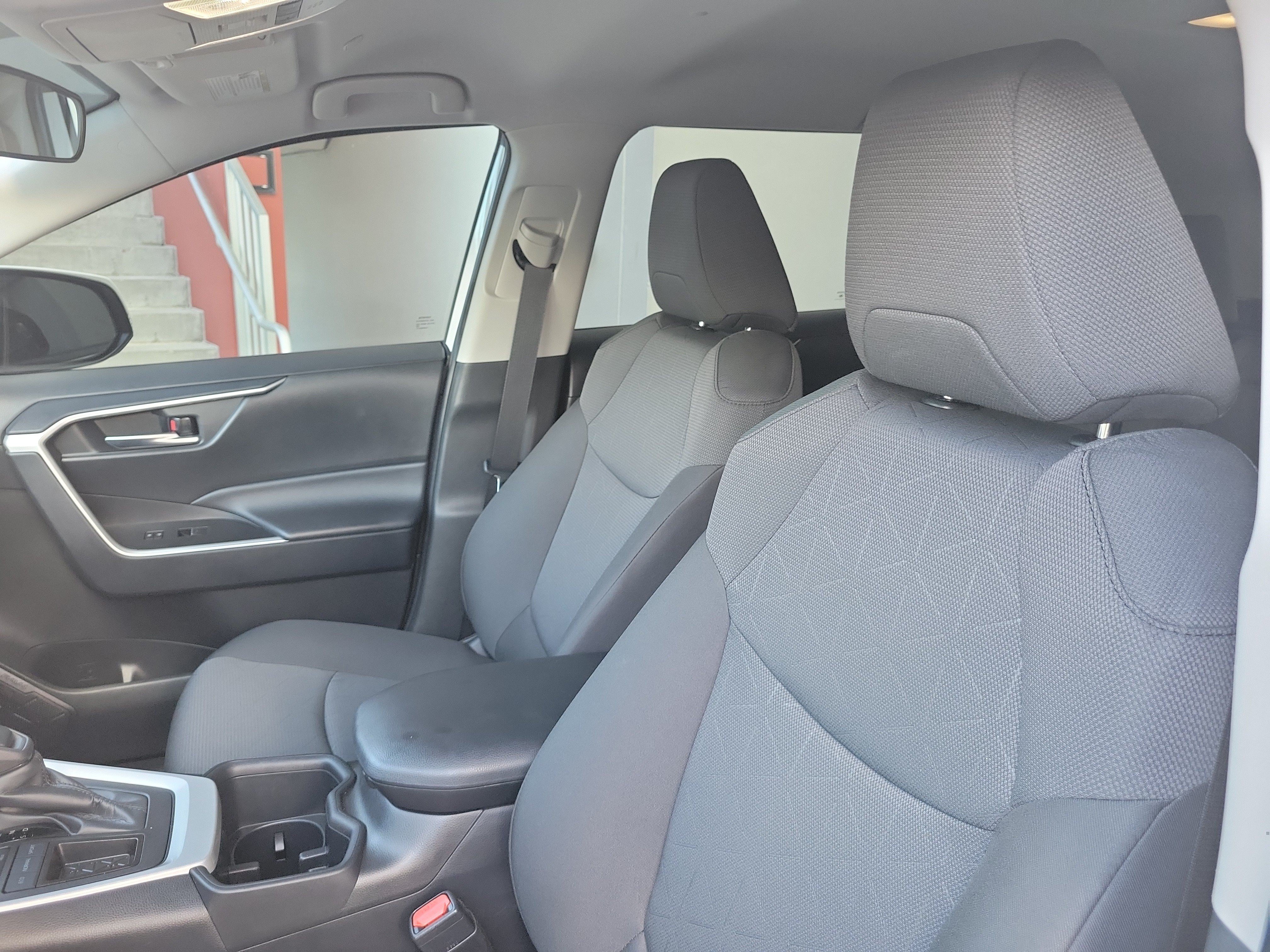 Used 2024 Toyota RAV4 XLE FWD image 21