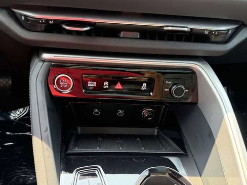 Used 2025 Audi Q5 Premium w/ Convenience Package AWD/4WD image 20