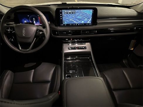 Used 2025 Lincoln Aviator AWD w/ Equipment Group 101A image 21