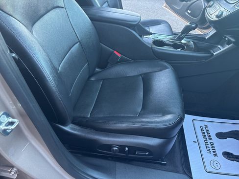 Used 2018 Chevrolet Malibu Premier w/ Premier Sun and Wheel Package image 21