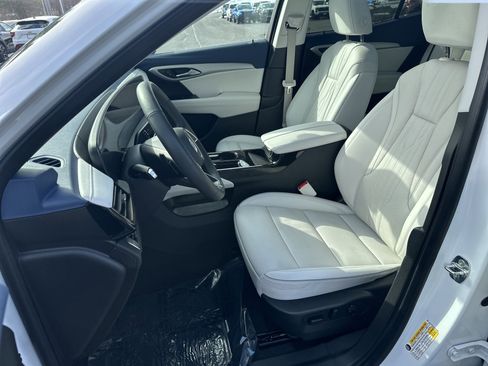 Certified 2025 Buick Envision Avenir image 11