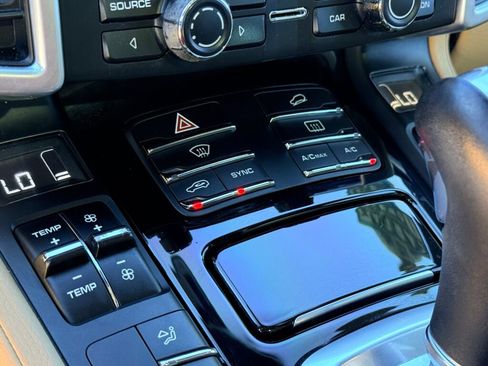 Used 2016 Porsche Cayenne S image 24