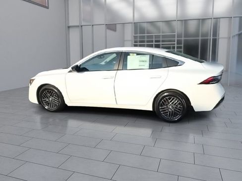New 2026 Nissan Sentra SV w/ Floor Mat Package FWD image 6
