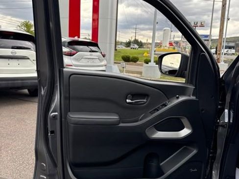 Certified 2024 Nissan Frontier SV w/ SV Convenience Package AWD/4WD image 10