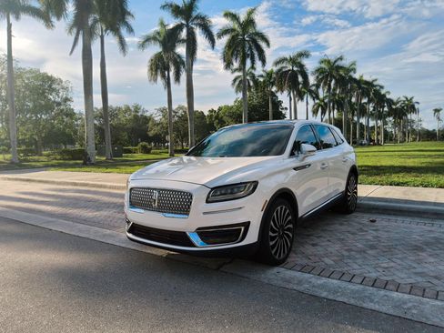 Used 2019 Lincoln Nautilus Black Label AWD/4WD image 3