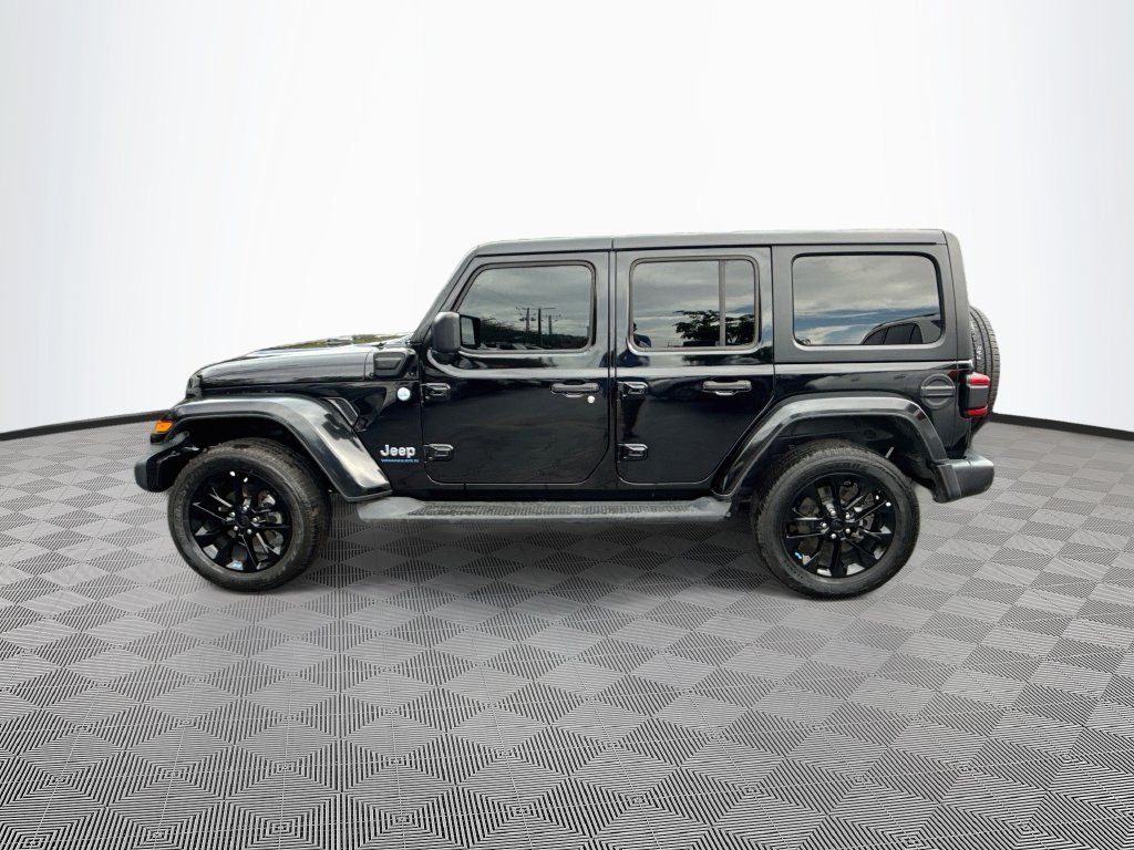 Used 2023 Jeep Wrangler Unlimited Sahara AWD/4WD image 9