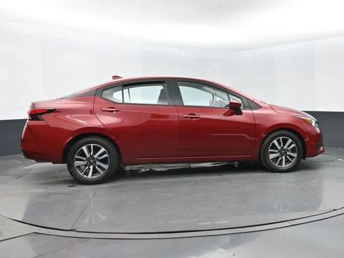 Used 2024 Nissan Versa SV image 4