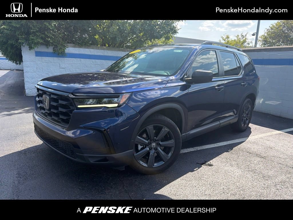 Certified 2025 Honda Pilot Sport image 1