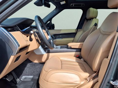 Used 2025 Land Rover Range Rover SE AWD/4WD image 10