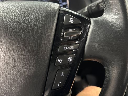 Used 2022 Nissan Armada SL w/ Captain's Chairs Package AWD/4WD image 25