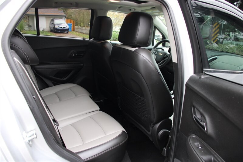 Used 2015 Chevrolet Trax LTZ AWD/4WD image 6
