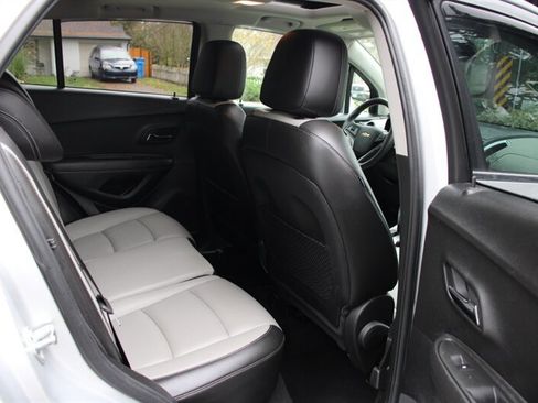 Used 2015 Chevrolet Trax LTZ image 6