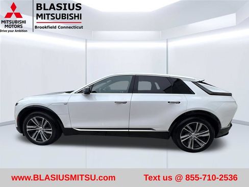 Used 2024 Cadillac Lyriq Luxury AWD/4WD image 13