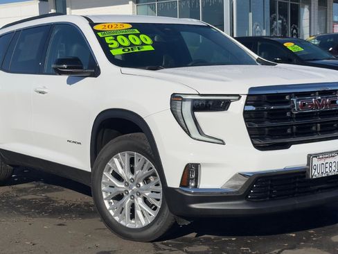 Used 2025 GMC Acadia Elevation w/ Elevation Premium Package image 1