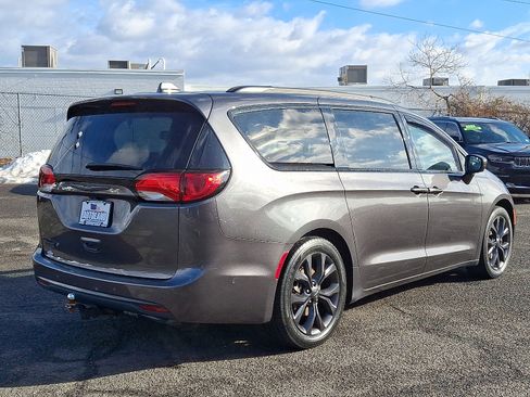 Used 2020 Chrysler Pacifica Touring-L w/ Advanced Safetytec Group image 7